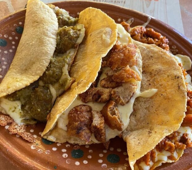 ⇨ Receta de Quesadillas de Chicharrón con frijoles