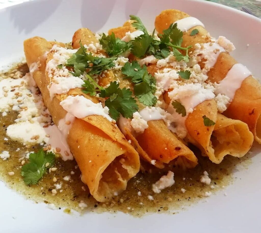 Receta de flautas de chile con salsa verde Recetas de México
